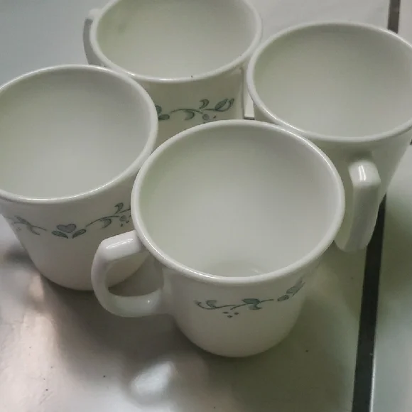Vintage brand new "Corning" white mug set with green, blue floral and hearts (4) - Picture 5 of 5